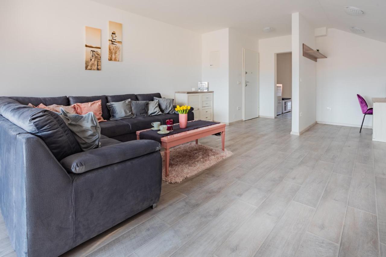 Seaview Apartments Roberta Zadar Dış mekan fotoğraf
